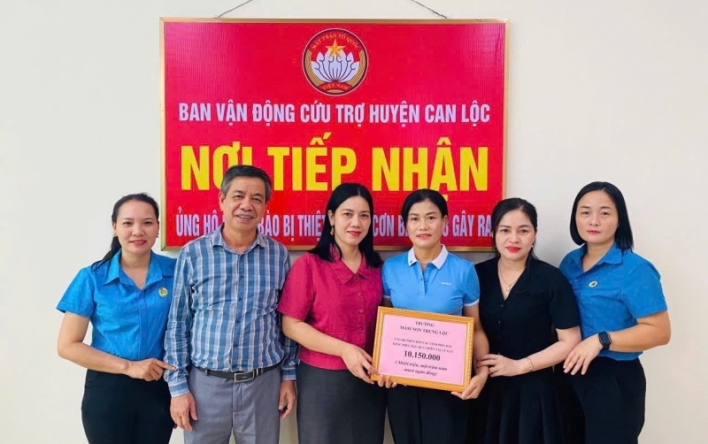 Công đoàn trường học Can Lộc đi đầu trong quyên góp ủng...